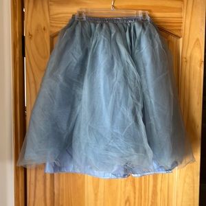 Elegant Blue Tulle Skirt with Voluminous Layers
